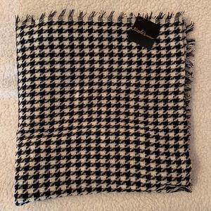 Houndstooth Blanket Scarf